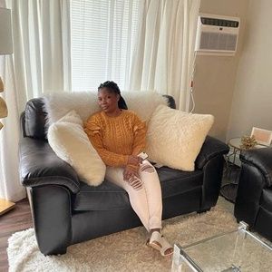 Meet your Posher, Mariah y.